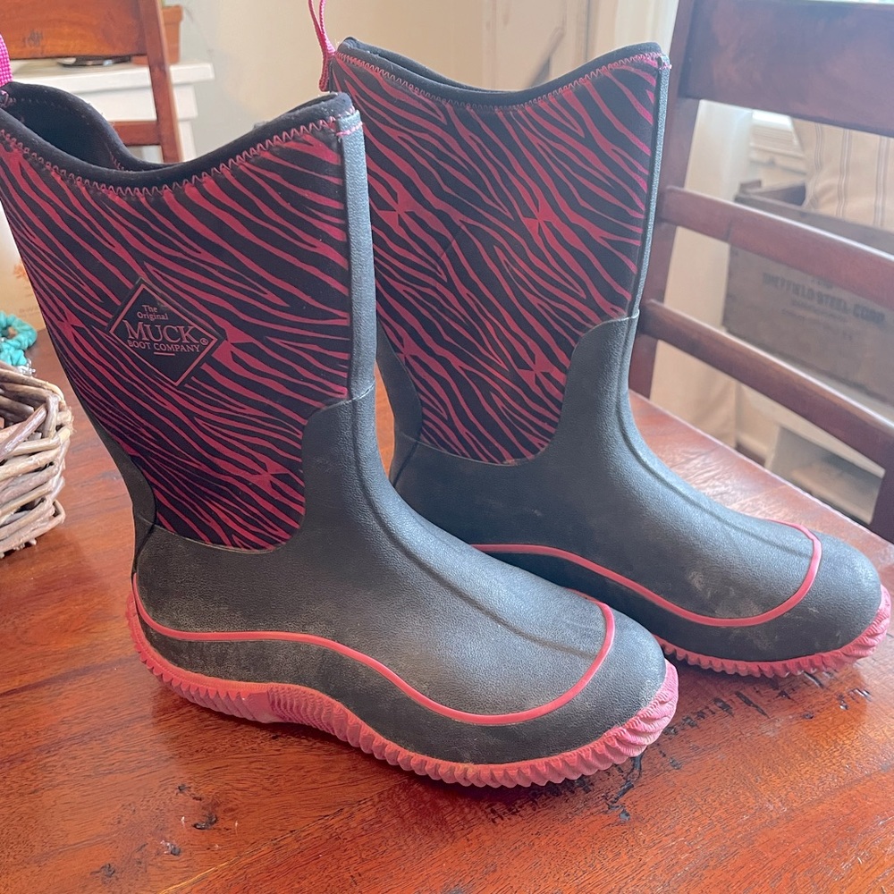 Girls Zebra Muck Boots
